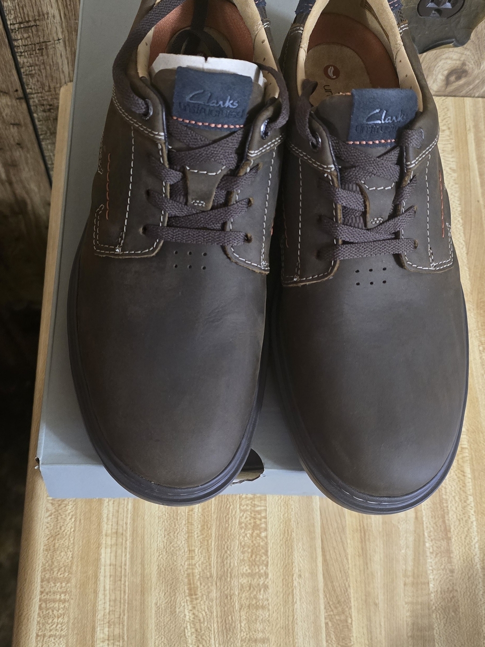 Clarks 9M Men's Dark Brown Leather Lace-Up Oxfords Un Briley Pace Brown Nubuck
